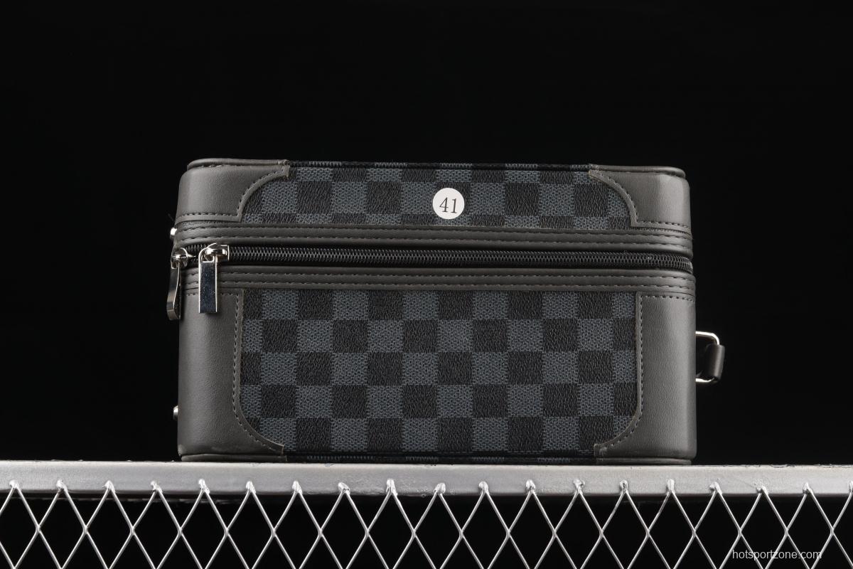 LV x Air Jordan 1 LV jointly customized # with presbyopia suitcase leather to create an exclusive Logo covered with shoes.