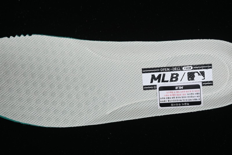 MLB Chunky Liner Basic New York Yankees Height Increasing Thick Sole Casual Sneakers - 3ASXCLB3N50CGS