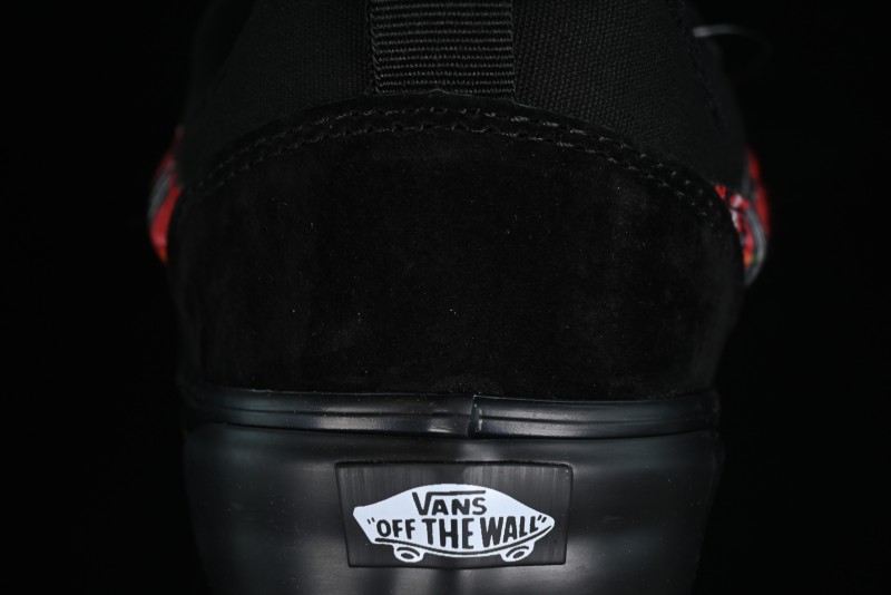 Vans Classics Knu Skool Retro Sneakers with Enlarged Toe and Thickened Trim - VN0009QC3N6