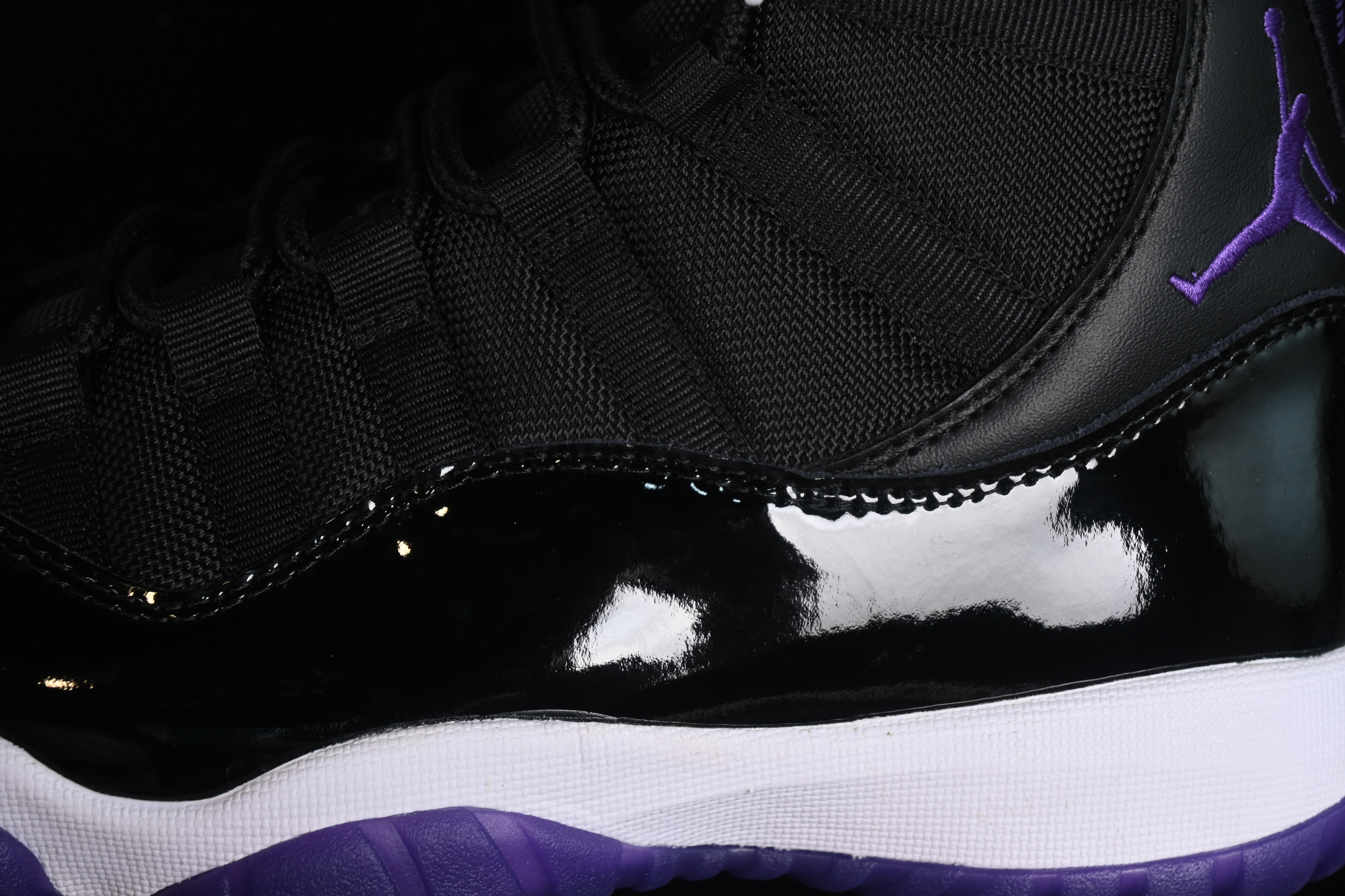 Nike Air Jordan 11 Retro Basketball Shoes with Patent Leather and Carbon Fiber Plate - CT8812-999