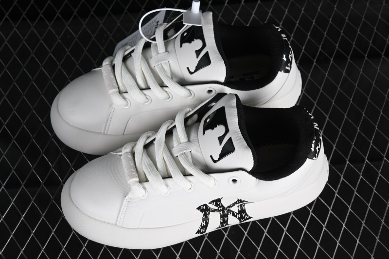 MLB Chunky Classic Base Heel Monogram Lightweight Platform Sneakers with 6cm Height Boost - 3ASXCBH4N50BKS