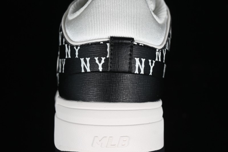 MLB Chunky Liner New York Yankees Hook & Loop Lightweight Platform Sneakers with 6cm Height Increase - 3ASXLM13N50BKS