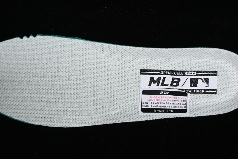 MLB Chunky Liner Basic New York Yankees Thick Sole Casual Sneakers with 6cm Height Increase - 3ASXCBO3N07PKS