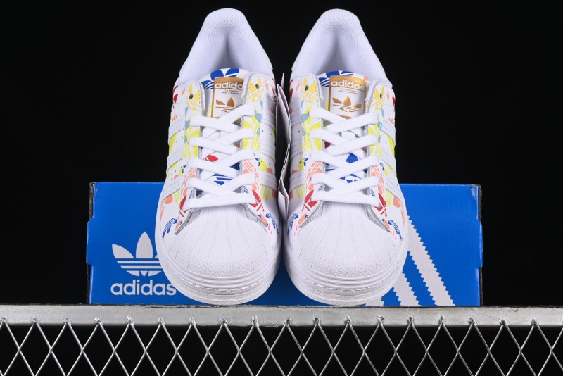 Adidas Superstar H00183 Casual Sneakers with Shell Toe Design - H00183