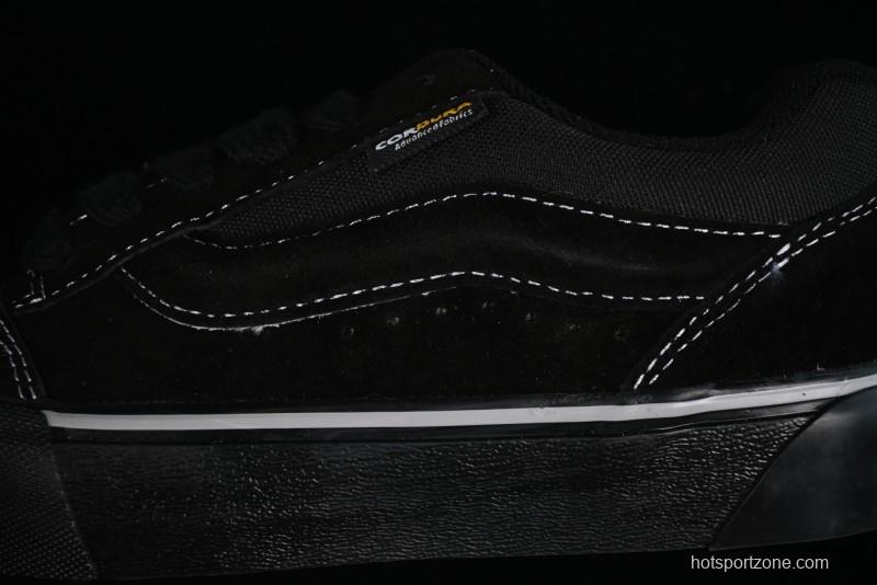 Vans Knu Skool Low Top Retro Casual Vulcanized Slip-On Shoes in Black - VN000CRPBMA