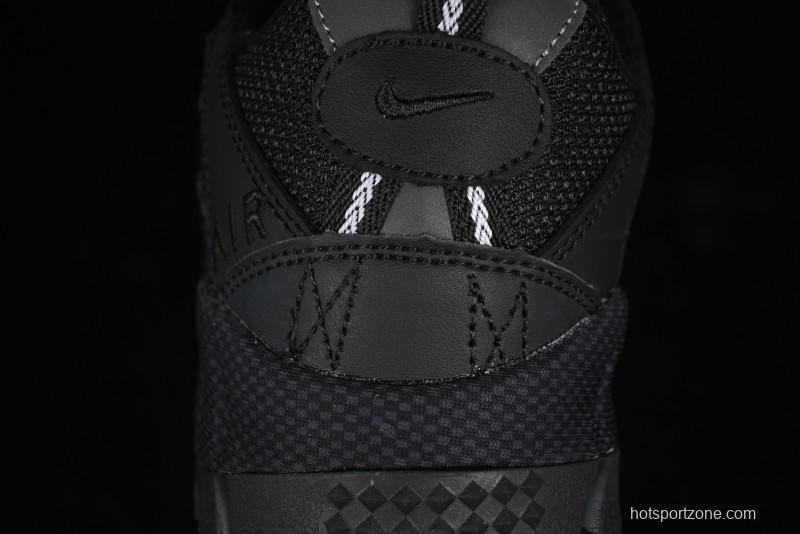 Nike Air Humara Retro Trail Running Shoes with 1990s Outdoor Style - 924464-001