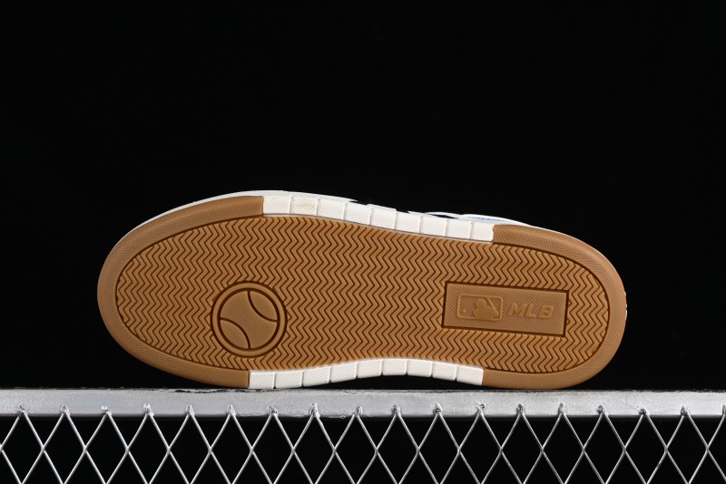 MLB Chunky Liner Basic Height Increasing Platform Sneakers with 6cm Inner Lift - 3ASXCLD4N50BLS