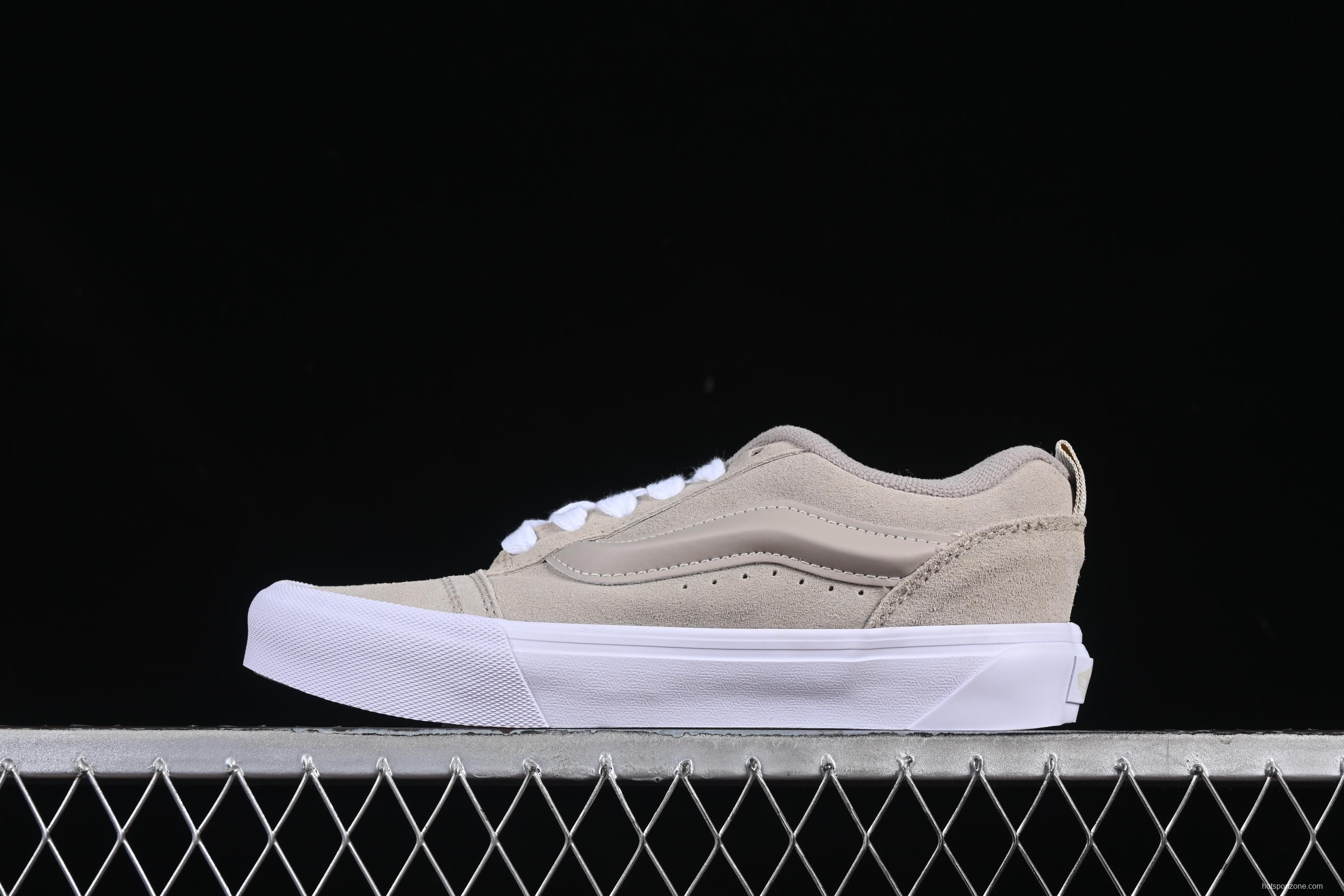 Vans Knu Skool Low-Top Retro Chunky Sneakers - VN000D220VW