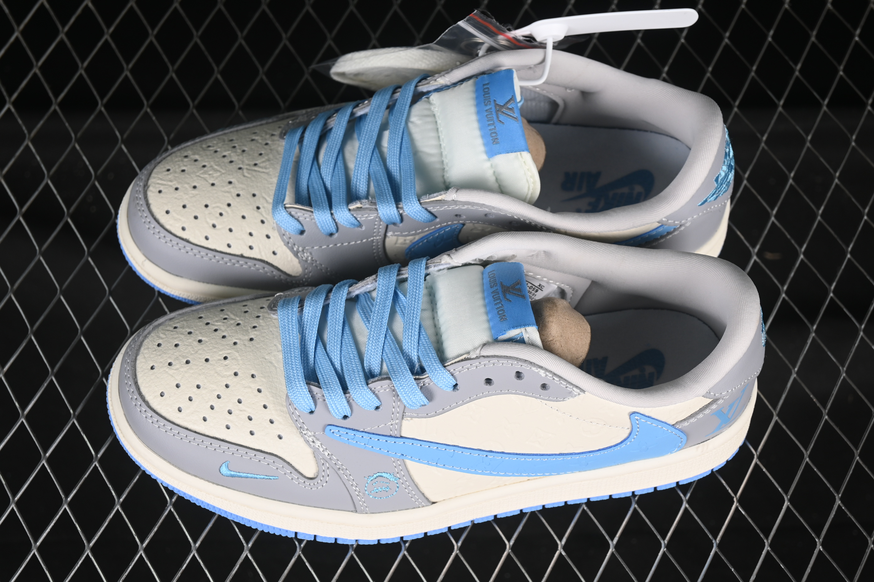 Nike Travis Scott x Fragment Design x Air Jordan 1 Low OG SP AJ1 LV Collaboration Sneakers with Reverse Swoosh - XS2024-059