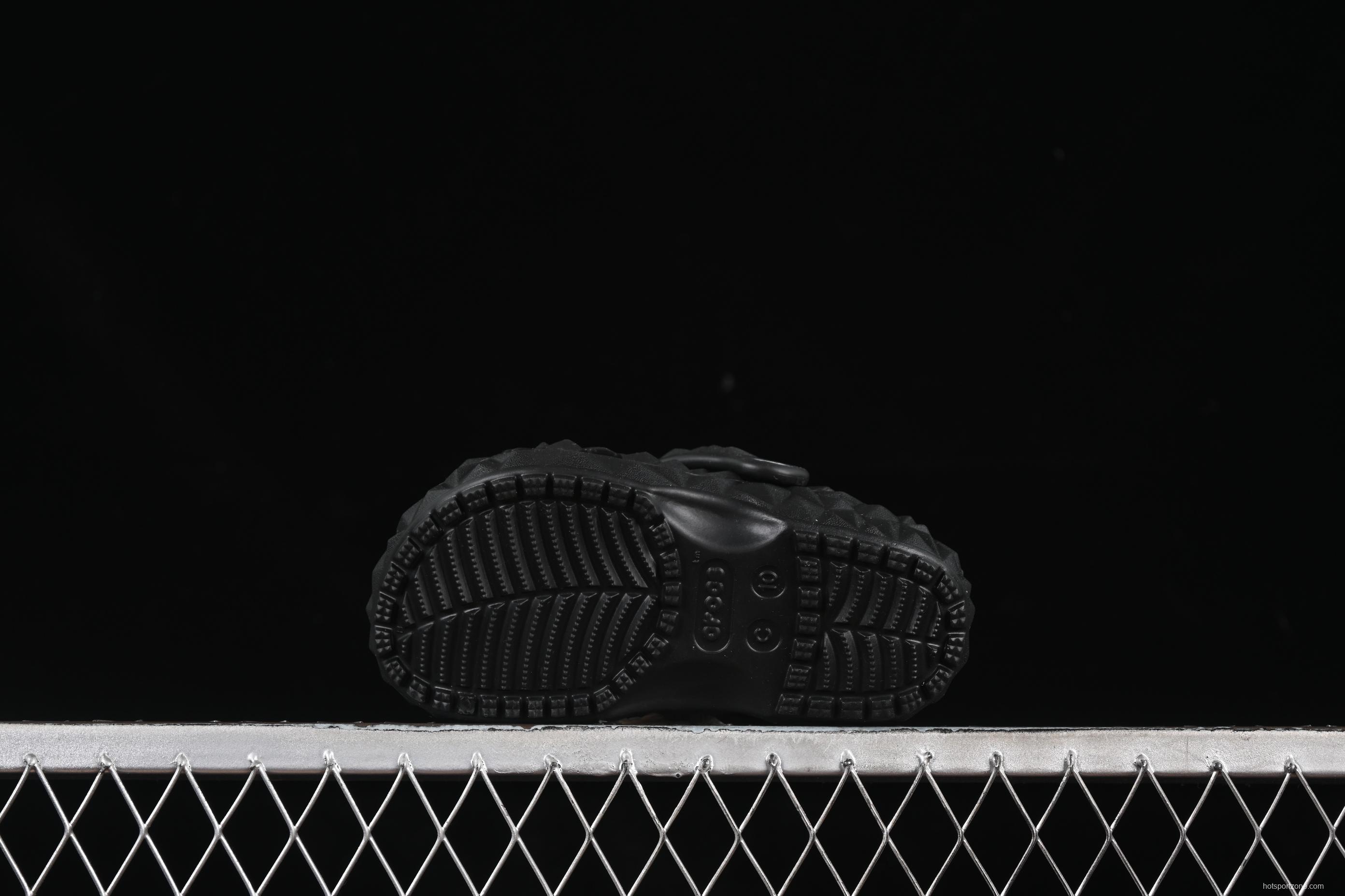 Crocs Classic Clog Kids Lightweight Slip-Resistant Clog with Ventilation Holes - B.D4