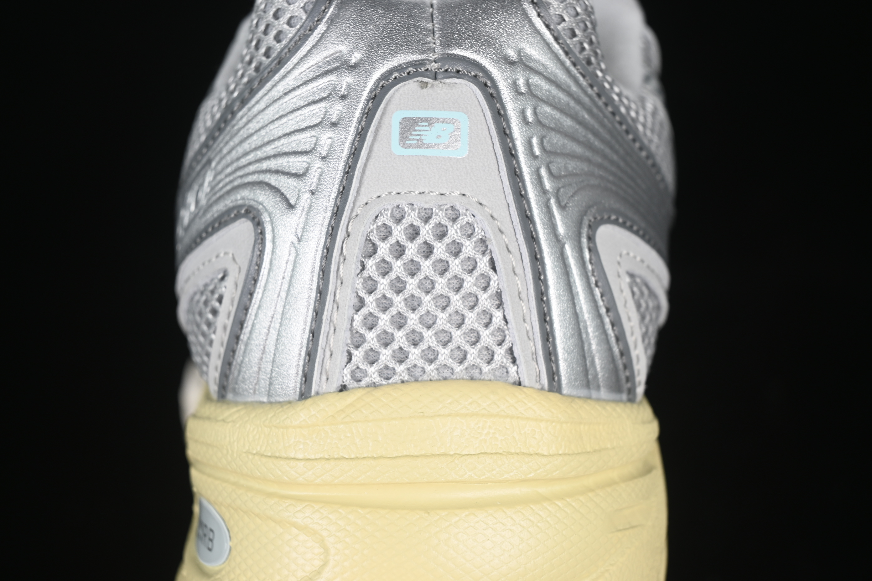New Balance 740 Series Retro Dad Style Casual Running Shoes - U740AR2