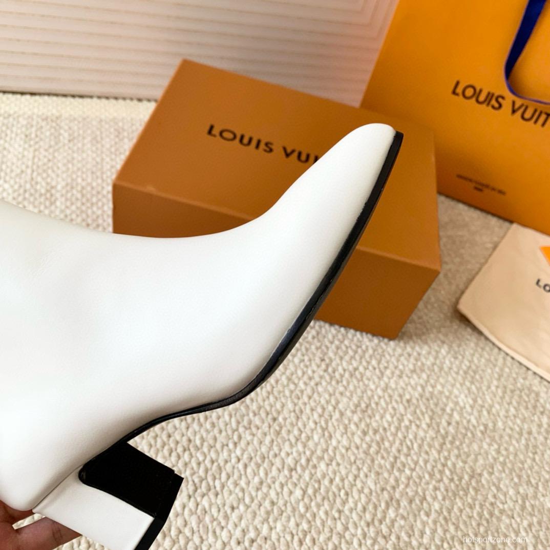 2024 Women Louis Vuitton White Leather Ankle Boots MJ00410