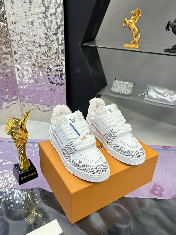 2024 Unisex Louis Vuitton White Leather Plimsolls Monogram MJ00530