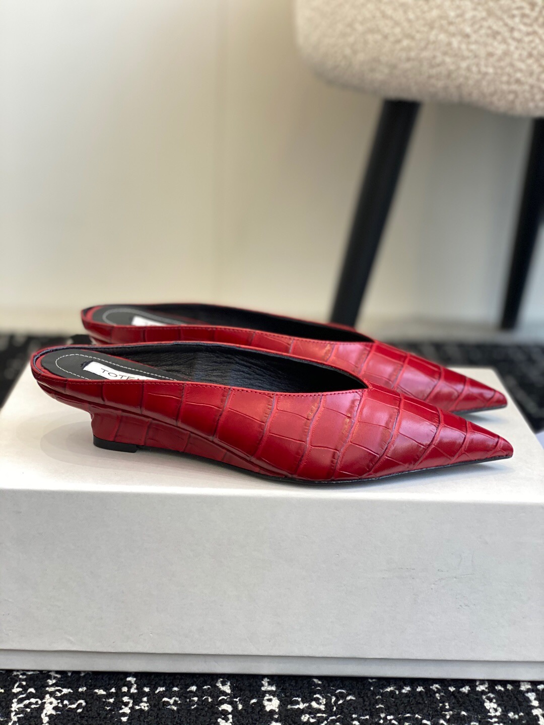 2025 Women Toteme Red Leather Pointed Toe Mule KFY00290