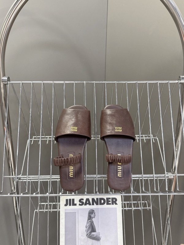 2025 Slippers Miu Miu Brown Leather Slippers LY00