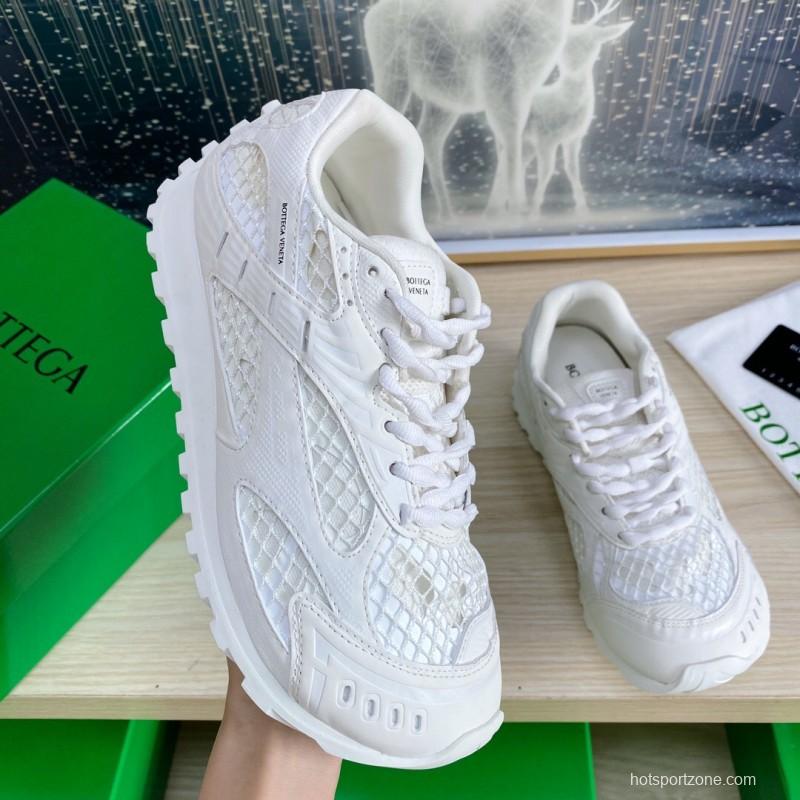 2025 Unisex Bottega Veneta White Lightweight Mesh Runner Sneakers LY00310