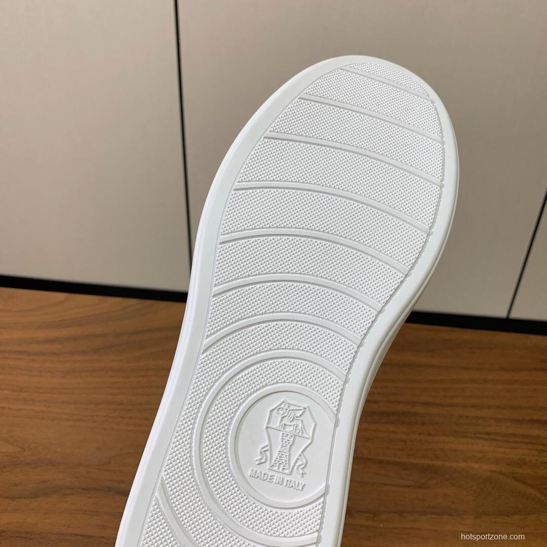 2025 Men Brunello Cucinelli Black Leather Casual Sneakers With White Rubber Sole And High Elasticity Insole KFY00310(M)