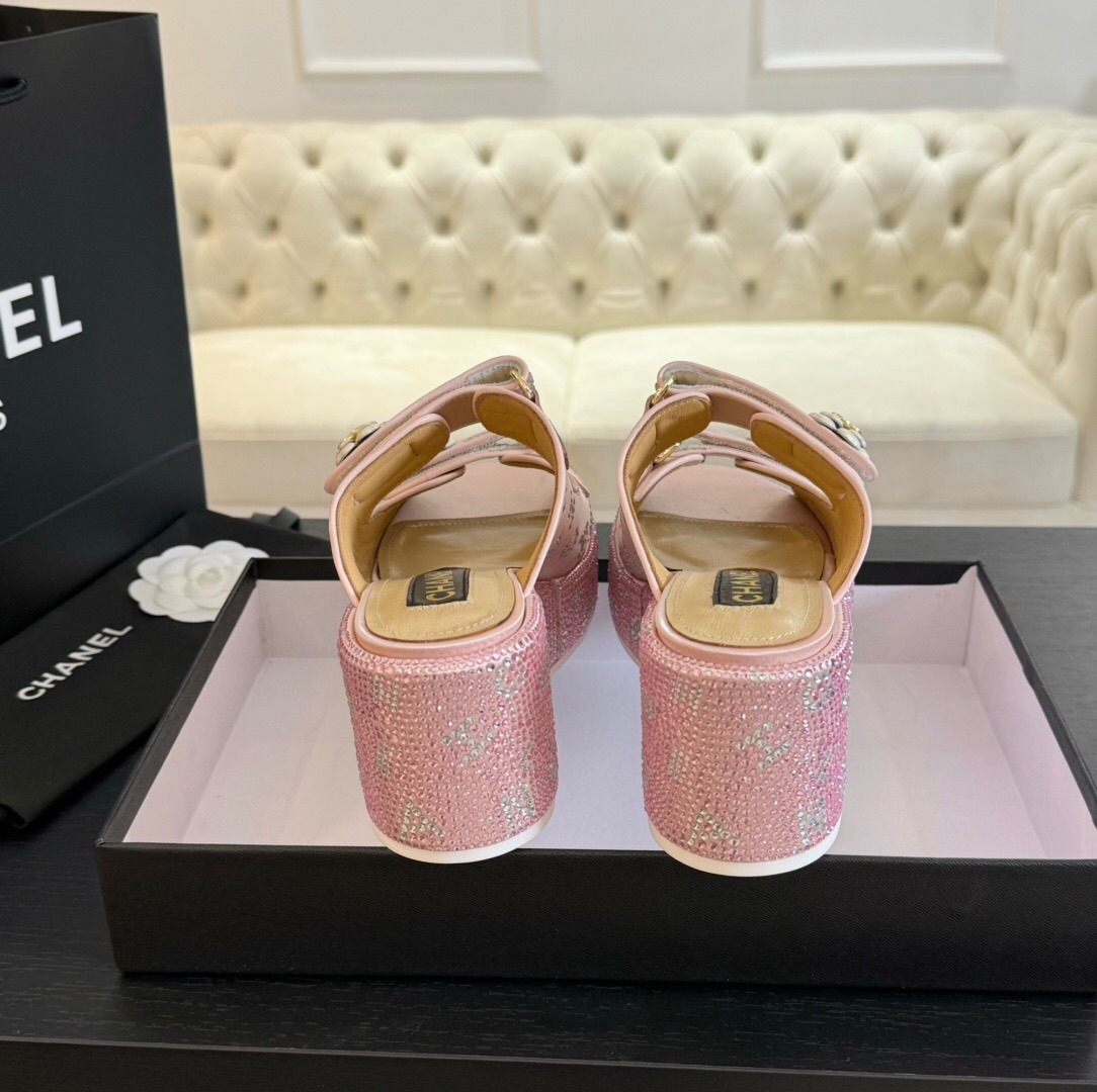 2025 Slippers Chanel Pink Leather Wedge Sandals LY00330