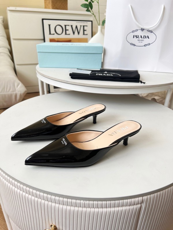2025 Women Prada Black Patent Leather Heeled Slippers LY