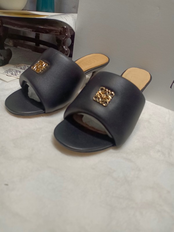2025 Women Loewe Black Leather Slippers
