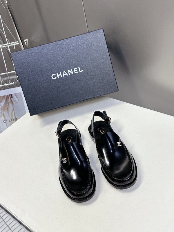 2025 Women Chanel Black Leather Loafers CC Logo KFY00300