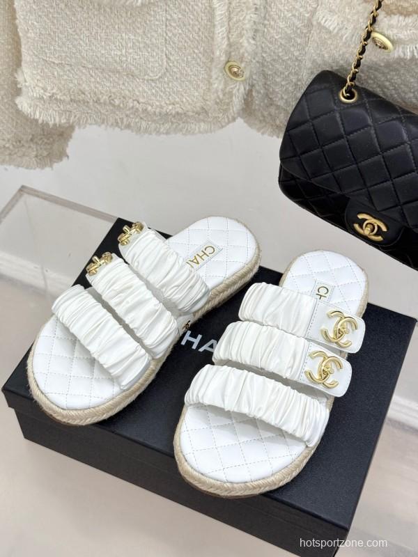 2025 Women Chanel White Leather Slippers KFY00230