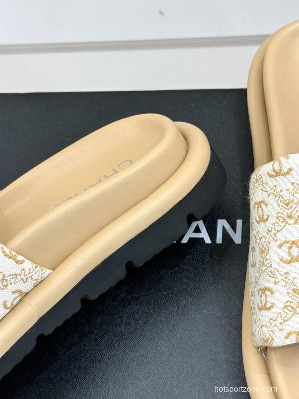 2025 Slippers Chanel Beige White Canvas Slippers