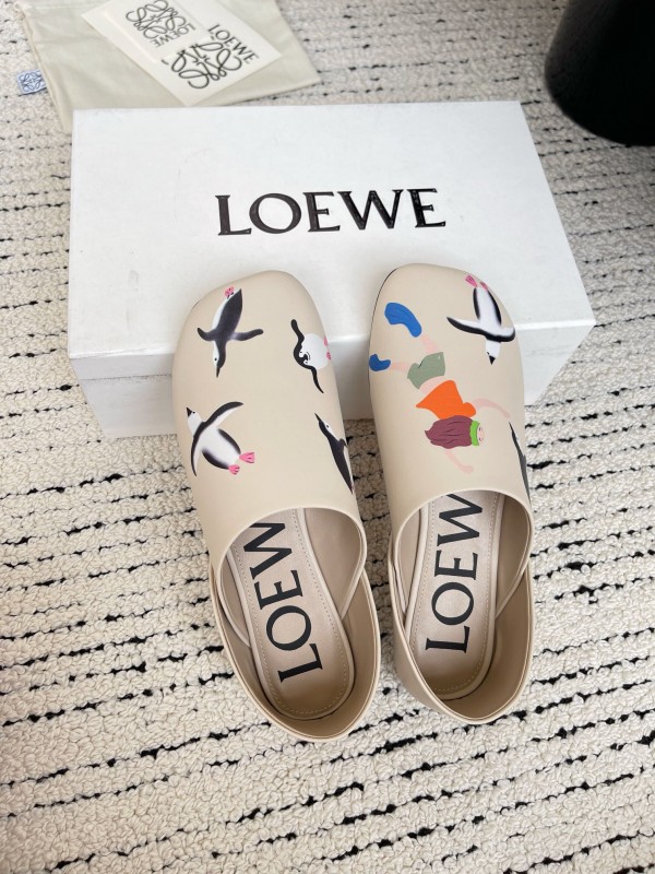 2025 Women Loewe Beige Lambskin Slippers Whale Pattern