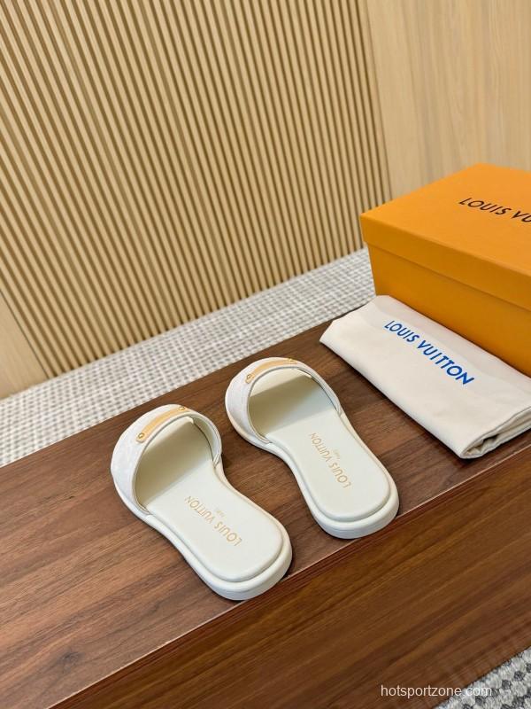 2025 Women Louis Vuitton White Leather Slippers LY00200