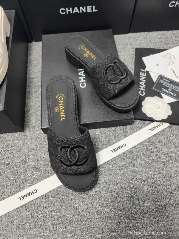 2025 Slippers Chanel Black Fabric Slippers