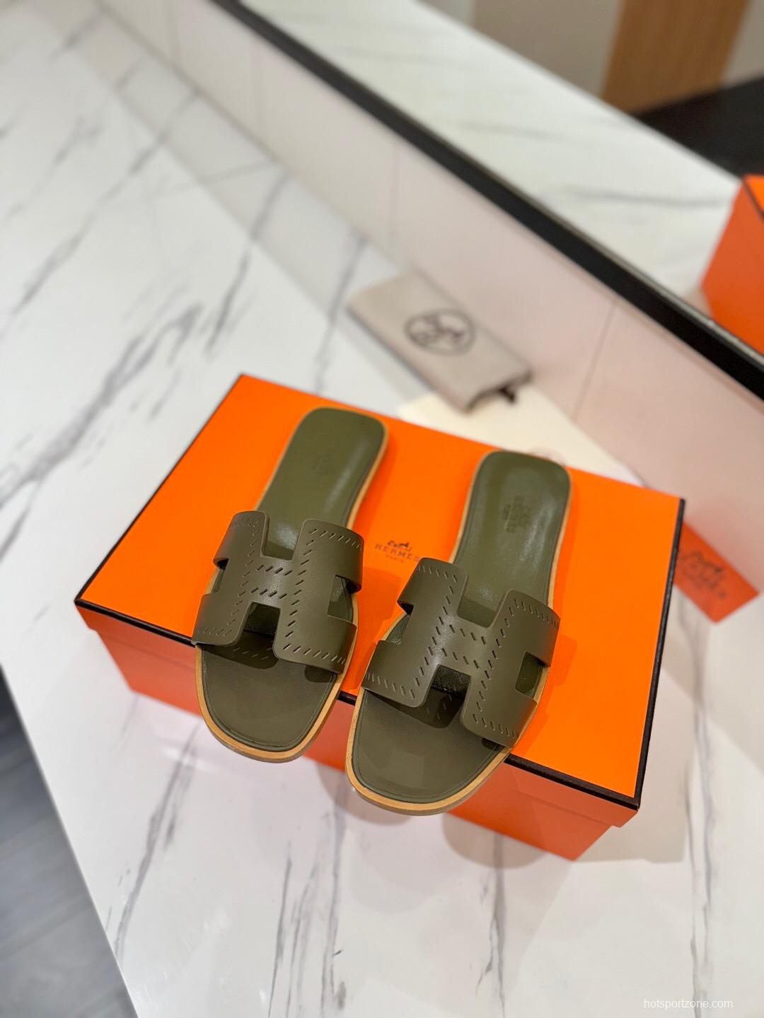 2025 Women Hermès Khaki Leather Slippers KFY00260