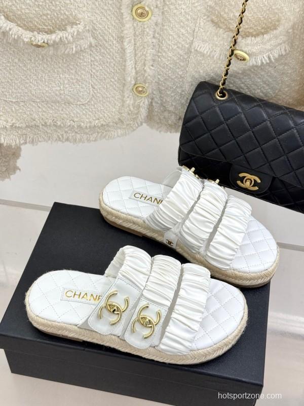 2025 Women Chanel White Leather Slippers KFY00230