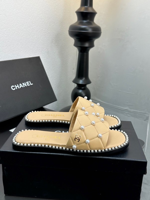 2025 Slippers Chanel Beige Lambskin Pearl