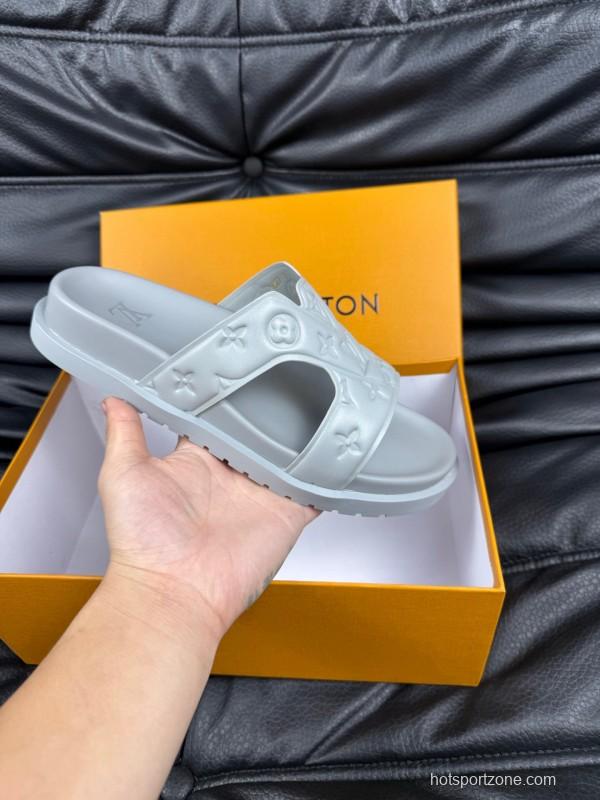 2025 Men Louis Vuitton White Rubber Slippers AS00180