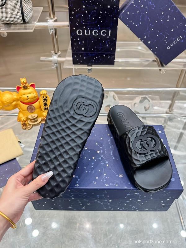2025 Men Gucci Black Rubber Slippers Interlocking G KFY00170