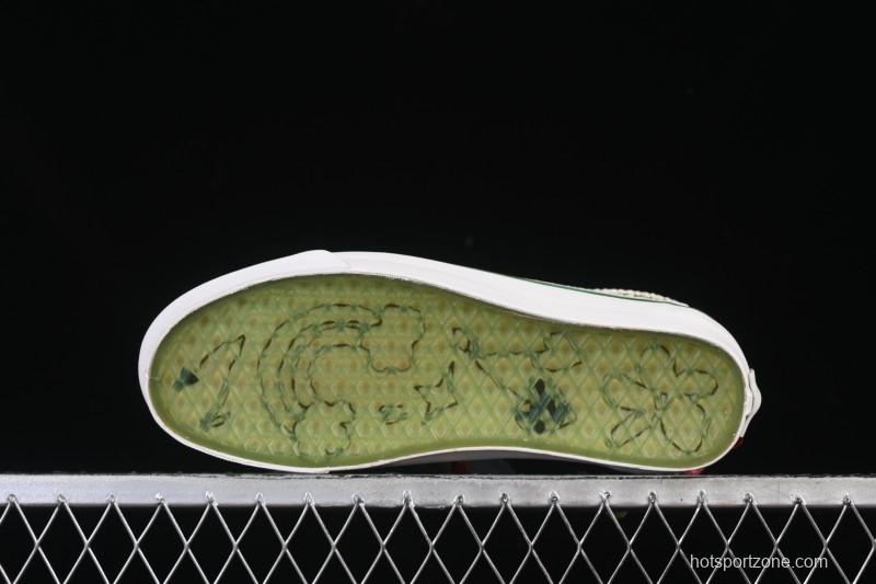 Vans Old Skool Low Top Casual Skate Shoes - VN000EGYCRM