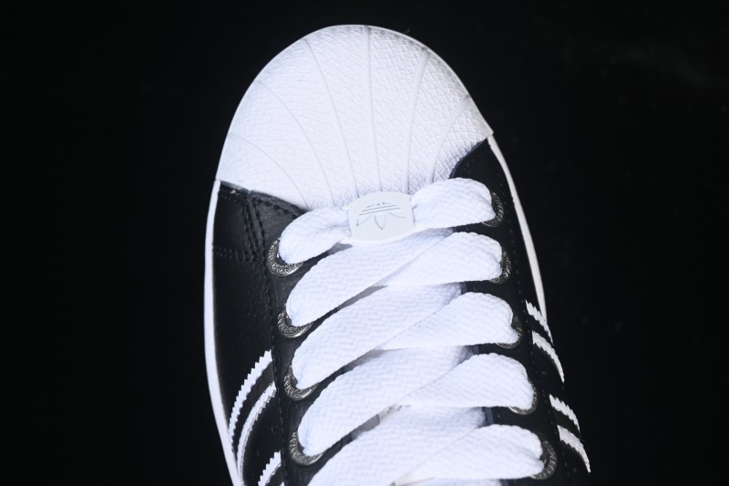 Adidas Superstar II J Casual Sneakers with Shell Toe Design - JQ0314