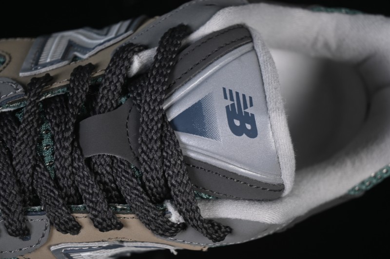 New Balance 2010 Series Retro Casual Running Shoes with Suede and Mesh Upper - U2010AGY