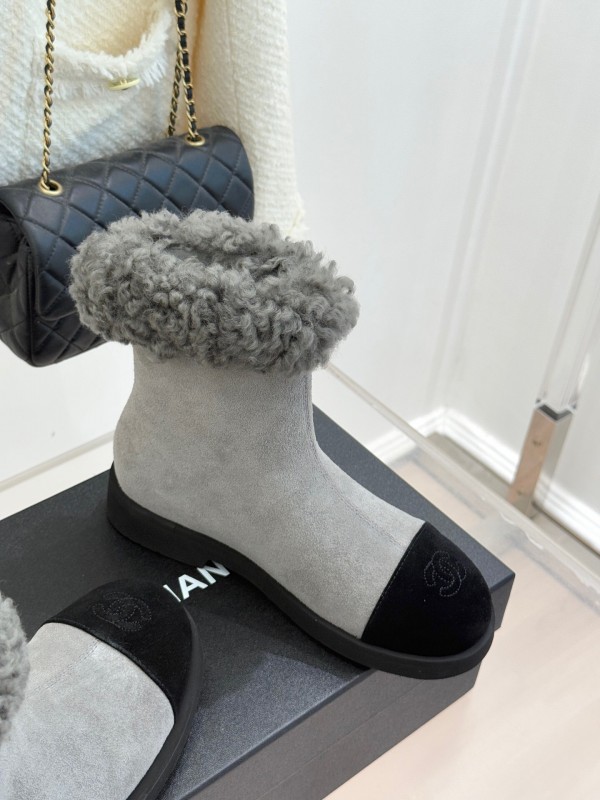Chanel 2025/SS Double C Color-Block Shearling Snow Boots - KFY00300
