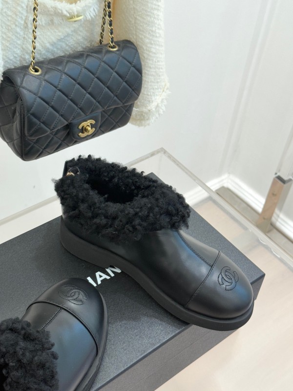 Chanel 2025/SS Double C Color-Block Shearling Snow Boots - KFY00270