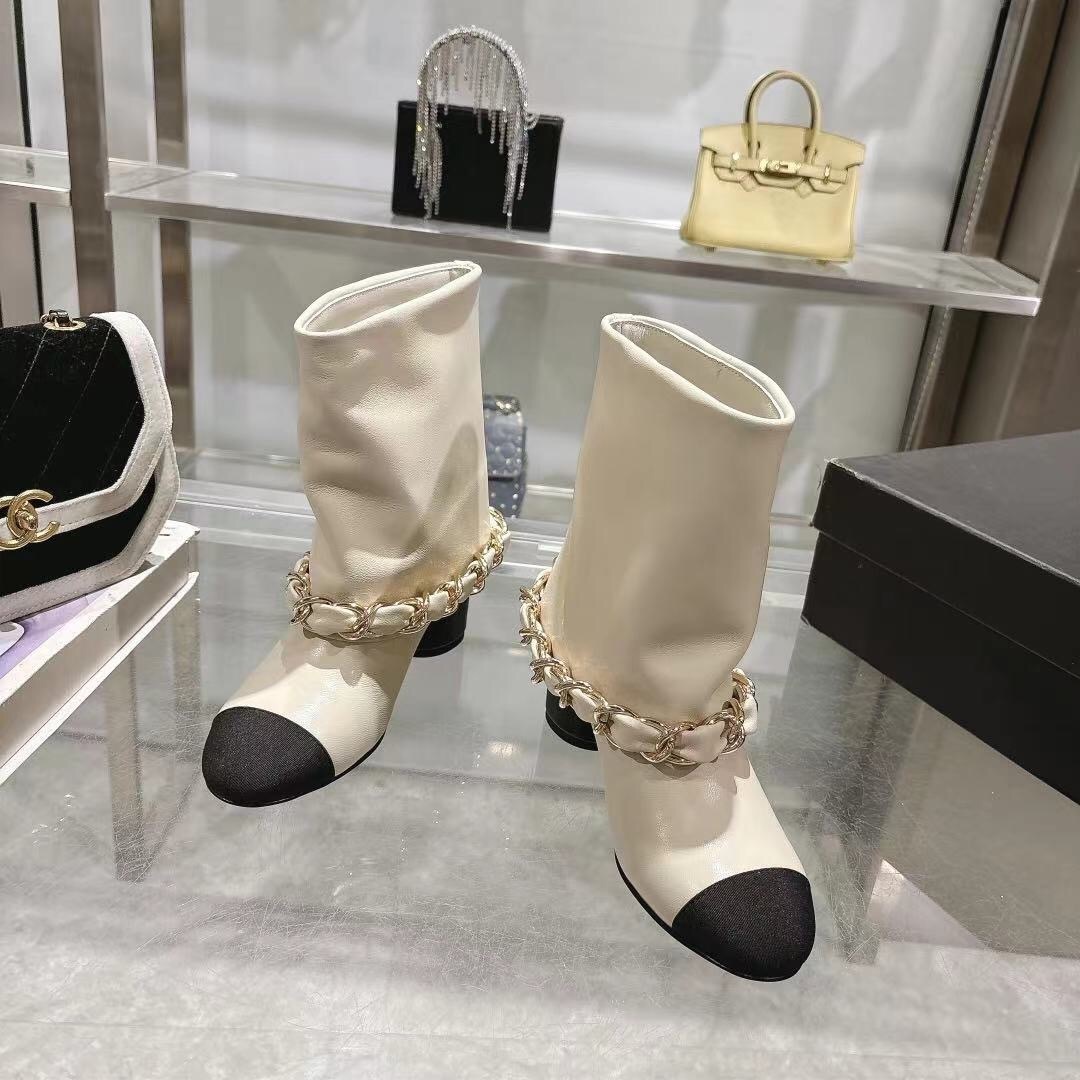 Chanel 2025 SS Runway Turn-Cuff Large Chain Block Heel Boots - LY00410