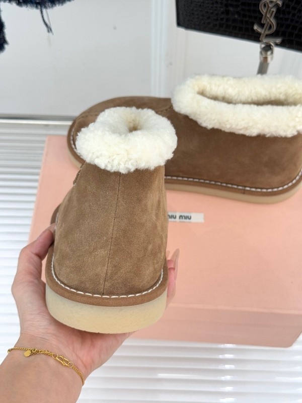 Miu Miu Retro Shearling Platform Snow Boots - KFY00300