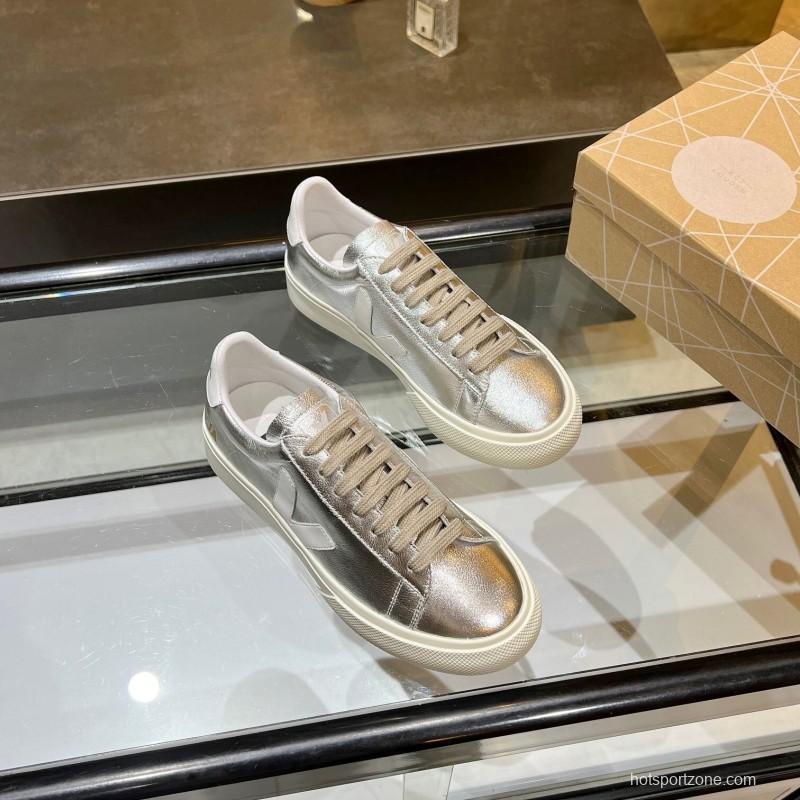 VEJA Classic White Sneakers V Logo Lace-Up Retro Flat Platform Casual Sports Shoes - LY00220/LY00230