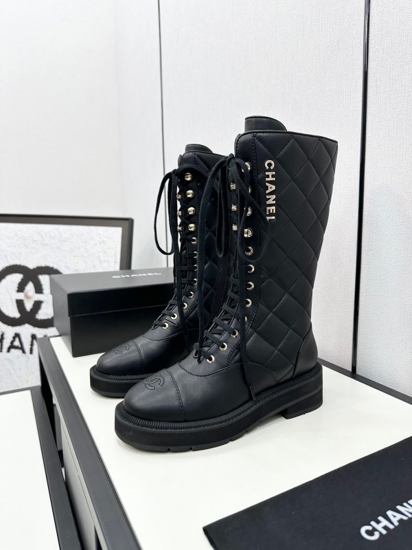 Chanel Fall/Winter Essential Short Boots with Rubber Foam Sole - LY00380