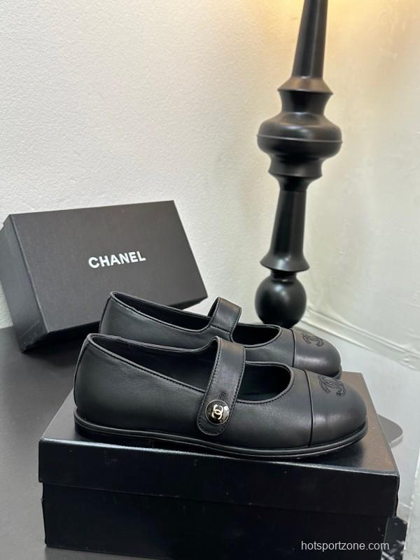 Chanel Quilted Slippers with Diamond Pattern Design - KFY00280