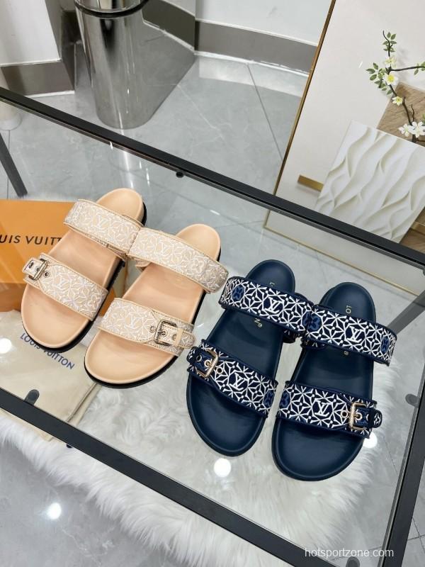 Louis Vuitton Spring/Summer 2025 New Slippers with Embroidered Design and 4cm Platform - LY00250