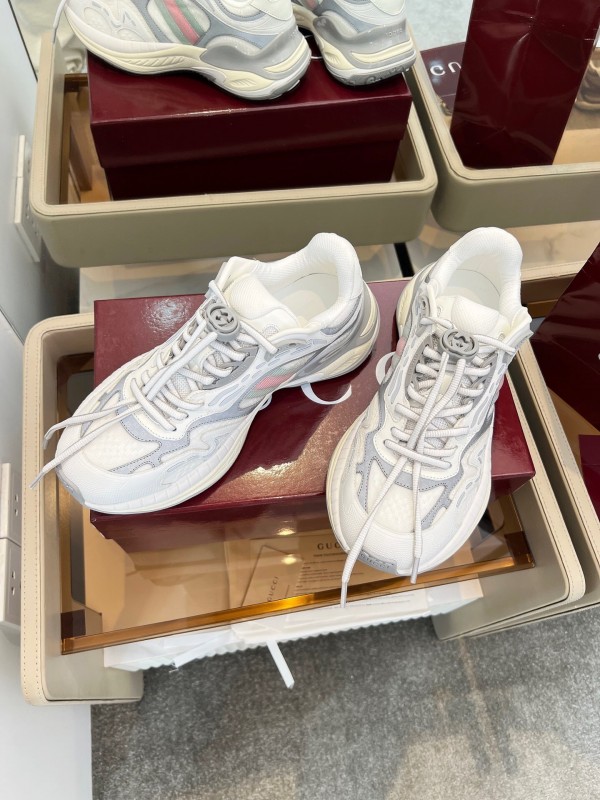 Gucci 2025 SS Collection 2.0 Sneakers with Reflective Stripes and Retro Design - AS00450
