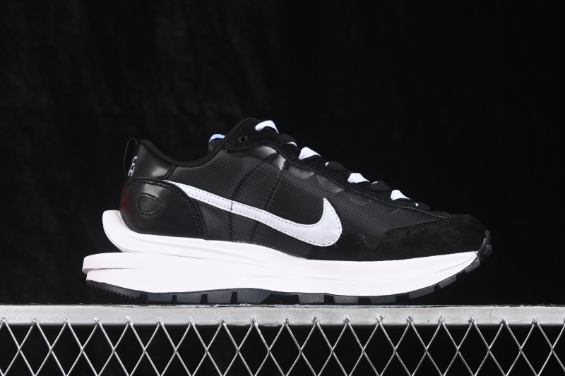Nike VaporWaffle 3.0 Sneakers with Deconstructed Layered Design and Elevated Sole - DD1875-011