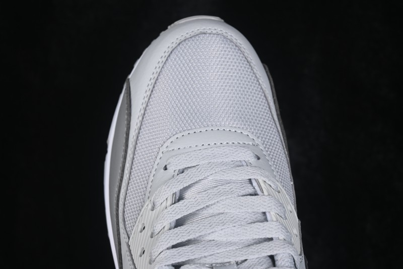 Nike Air Max 90 Retro Running Shoes with Visible Air Cushioning - DM9102-001