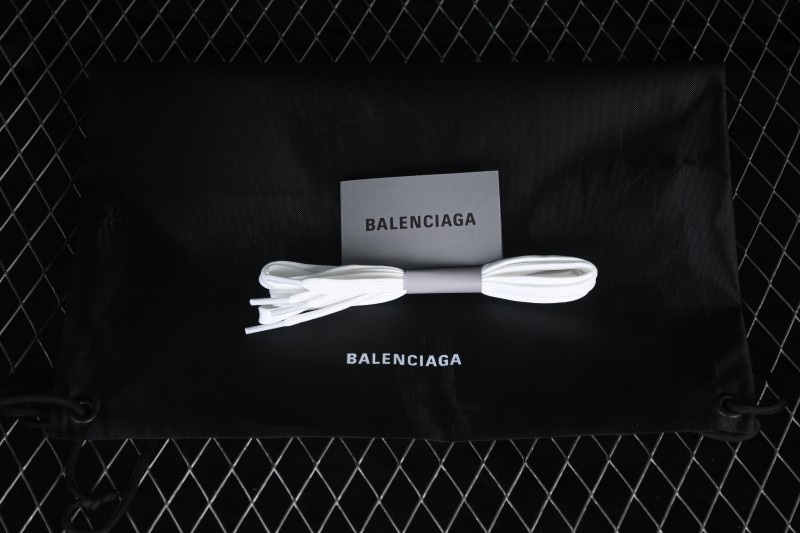 Balenciaga Hamptons Worn Out Retro Sneakers with Distressed Finish - WHPSU9910